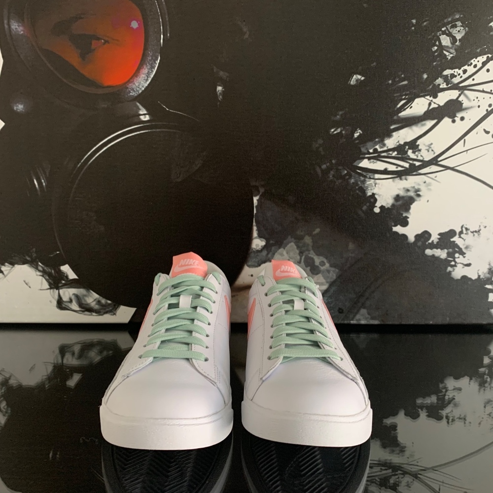 NIKE BAZER LOW LE BLEACHED CORAL | NEW - Picture 2 of 8